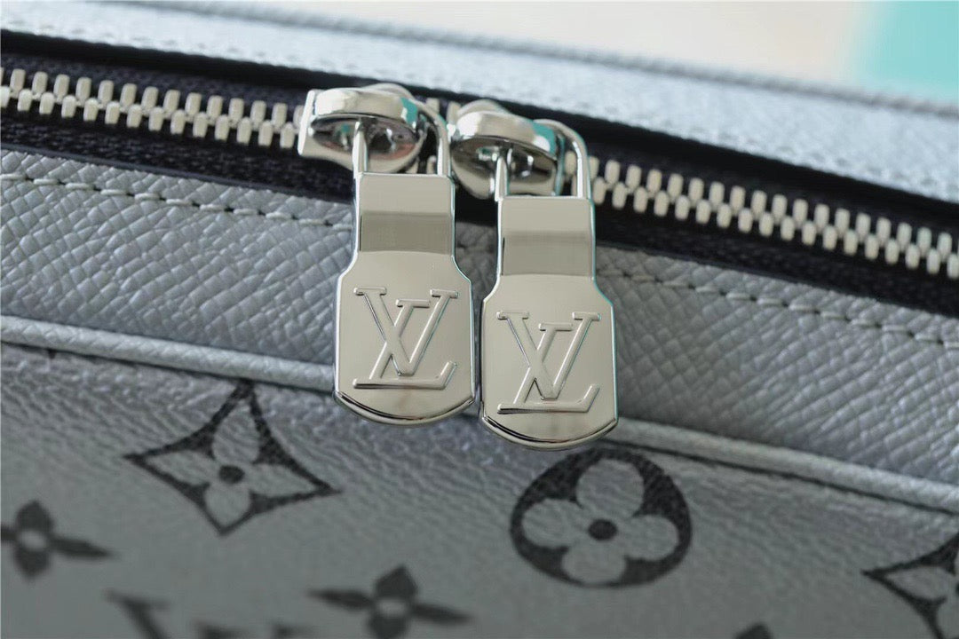 LV Outdoor Messenger Bag Monogram/Taiga Gunmetal Grey For Men, Bags, Shoulder And Crossbody Bags 10.2in/26cm LV M30830