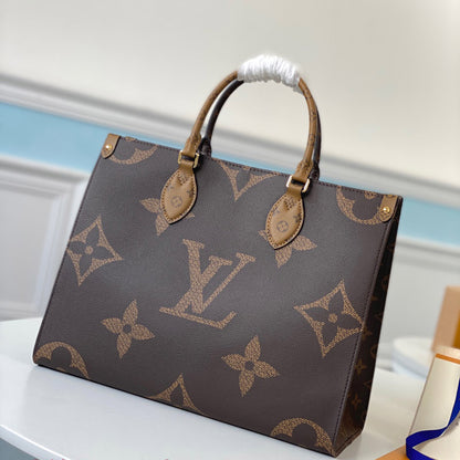 LV OnTheGo MM Monogram And Monogram Reverse Canvas For Women,  Shoulder Bags 13.8in/35cm LV M45321