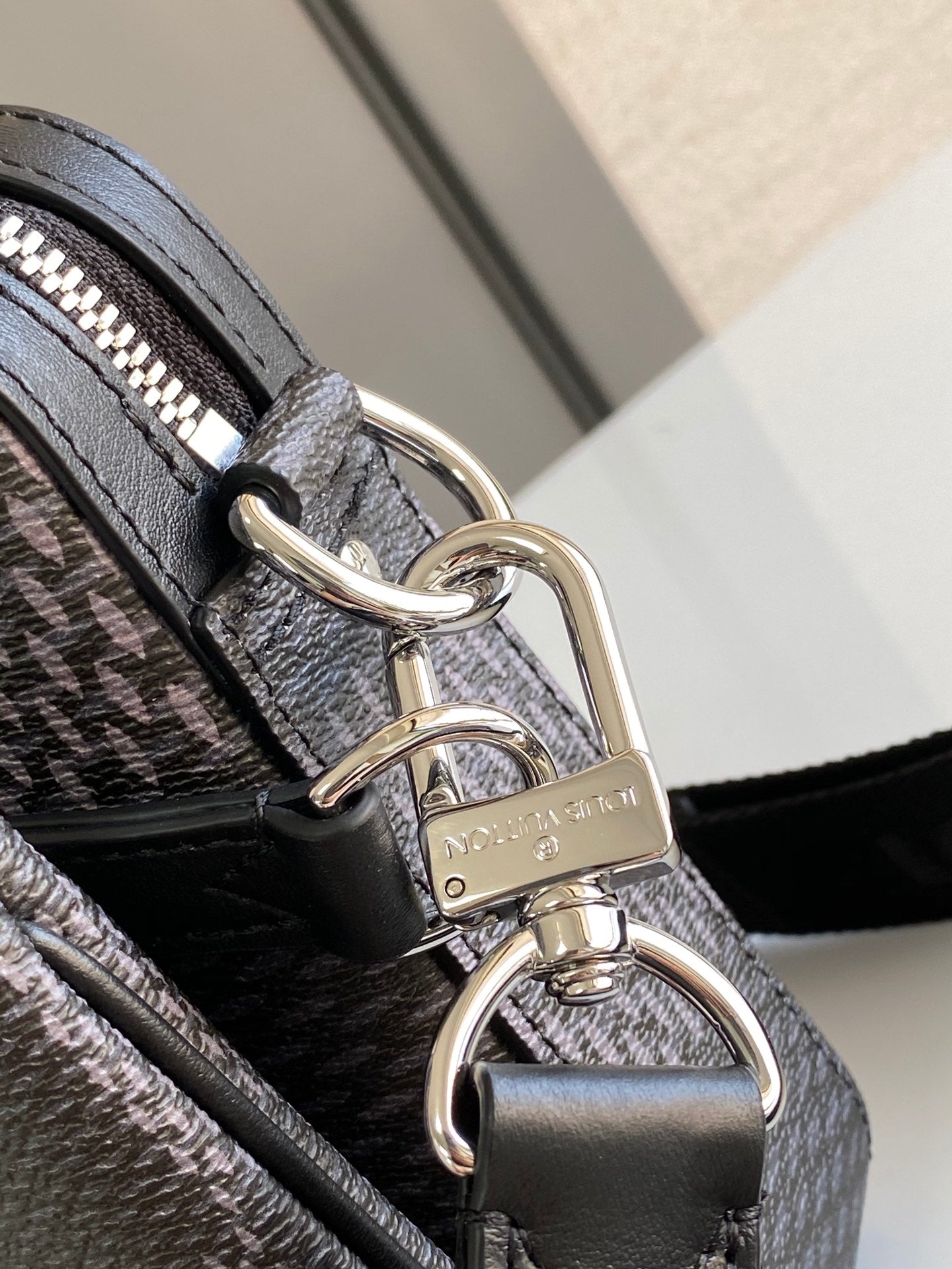 LV Trio Messenger Damier Graphite Black For Men, Bags, Shoulder And Crossbody Bags 9.8in/25cm LV N50017