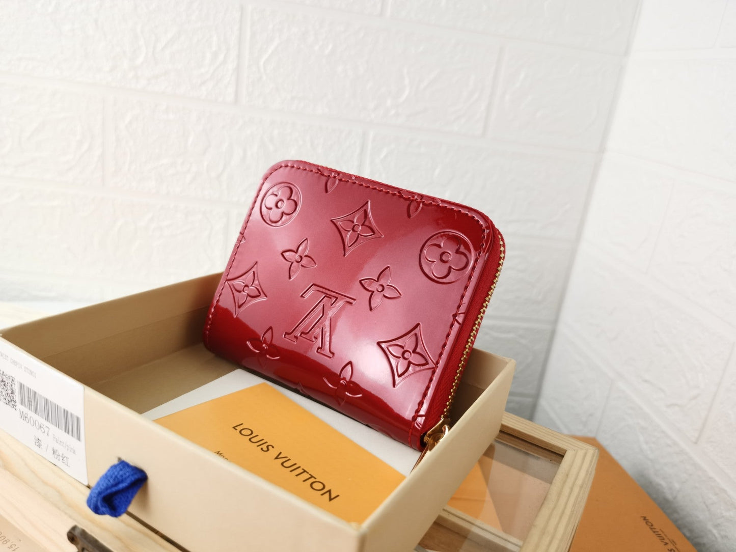 EN - New Arrival Wallet LUV 120