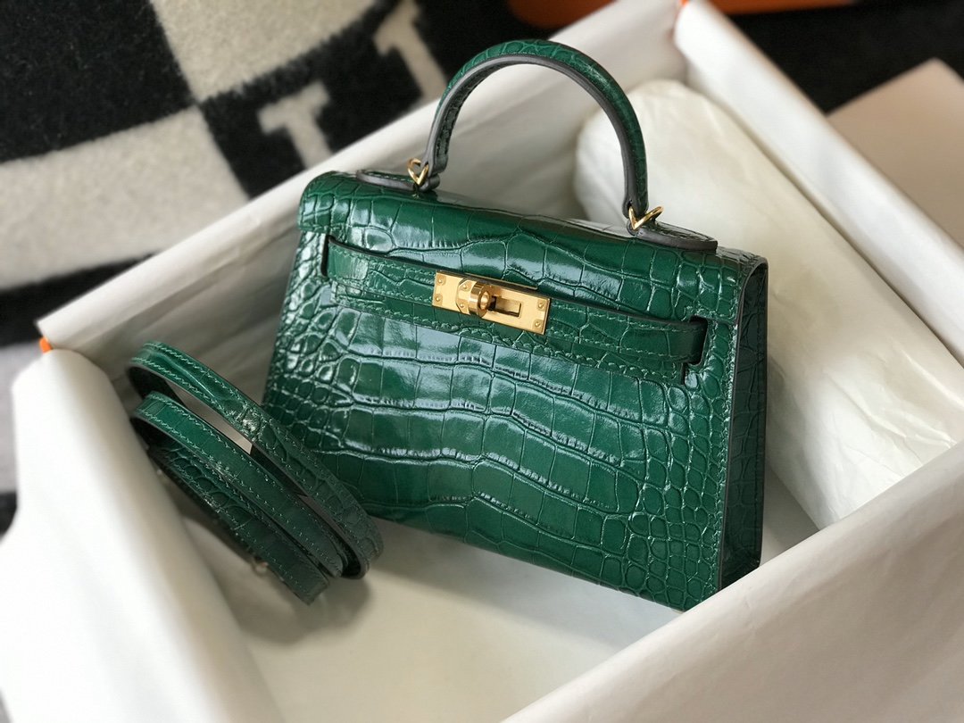 HM Kelly Green For Women Gold Toned Hardware 7.8in/20cm