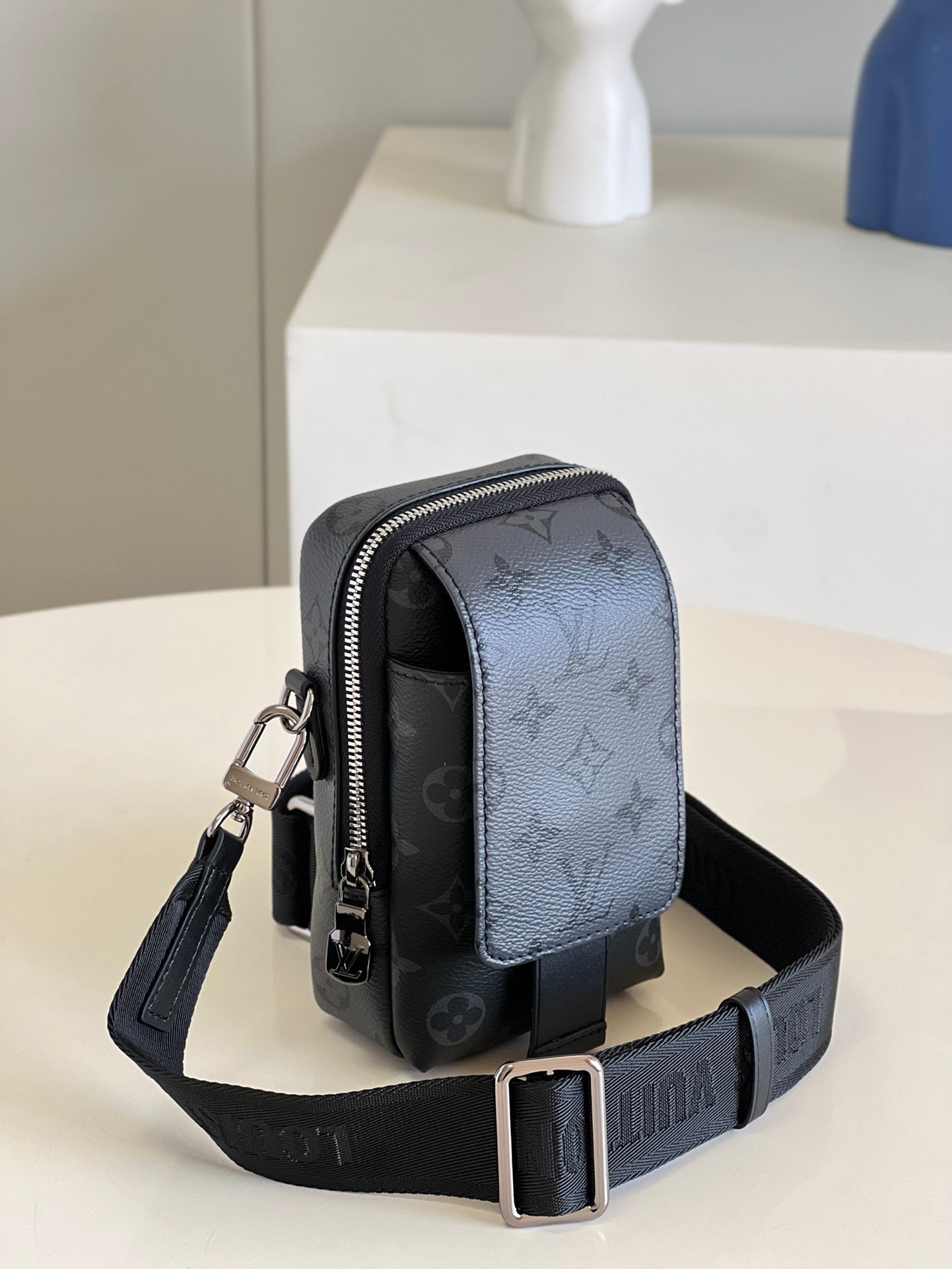 LV Double Phone Pouch Monogram Eclipse Reverse Canvas For Men, Bags, Crossbody Bags 7.1in/18cm LV M81321