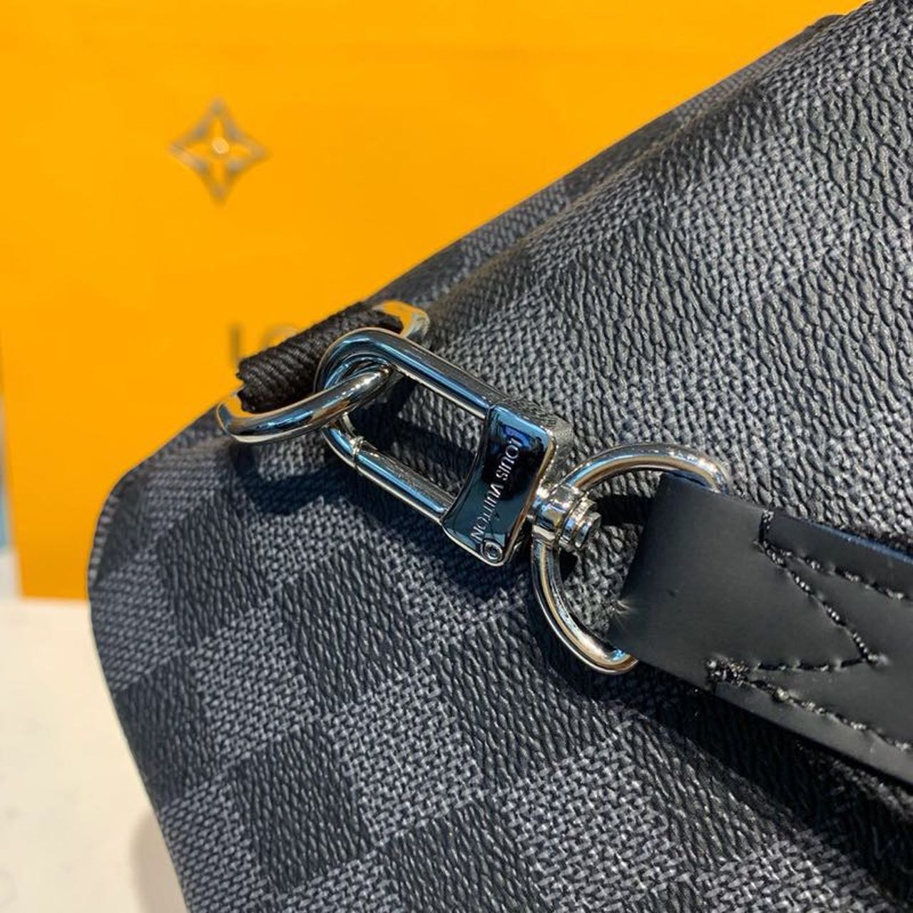 LV Avenue Sling Bag Damier Graphite Canvas Blue For Men, Bags, Crossbody Bags 12.2in/31cm LV N40008