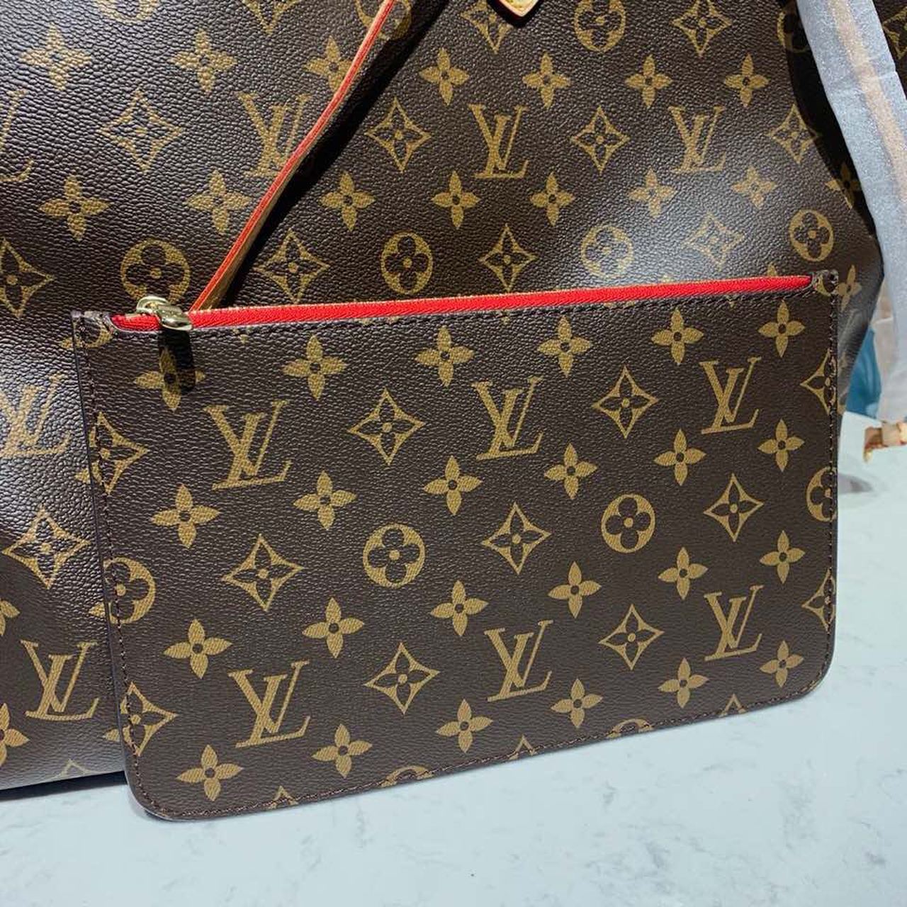 LV Neverfull GM Tote Bag Monogram Canvas Red For Women, Women’s Handbags, Shoulder Bags 15.7in/40cm LV M41181