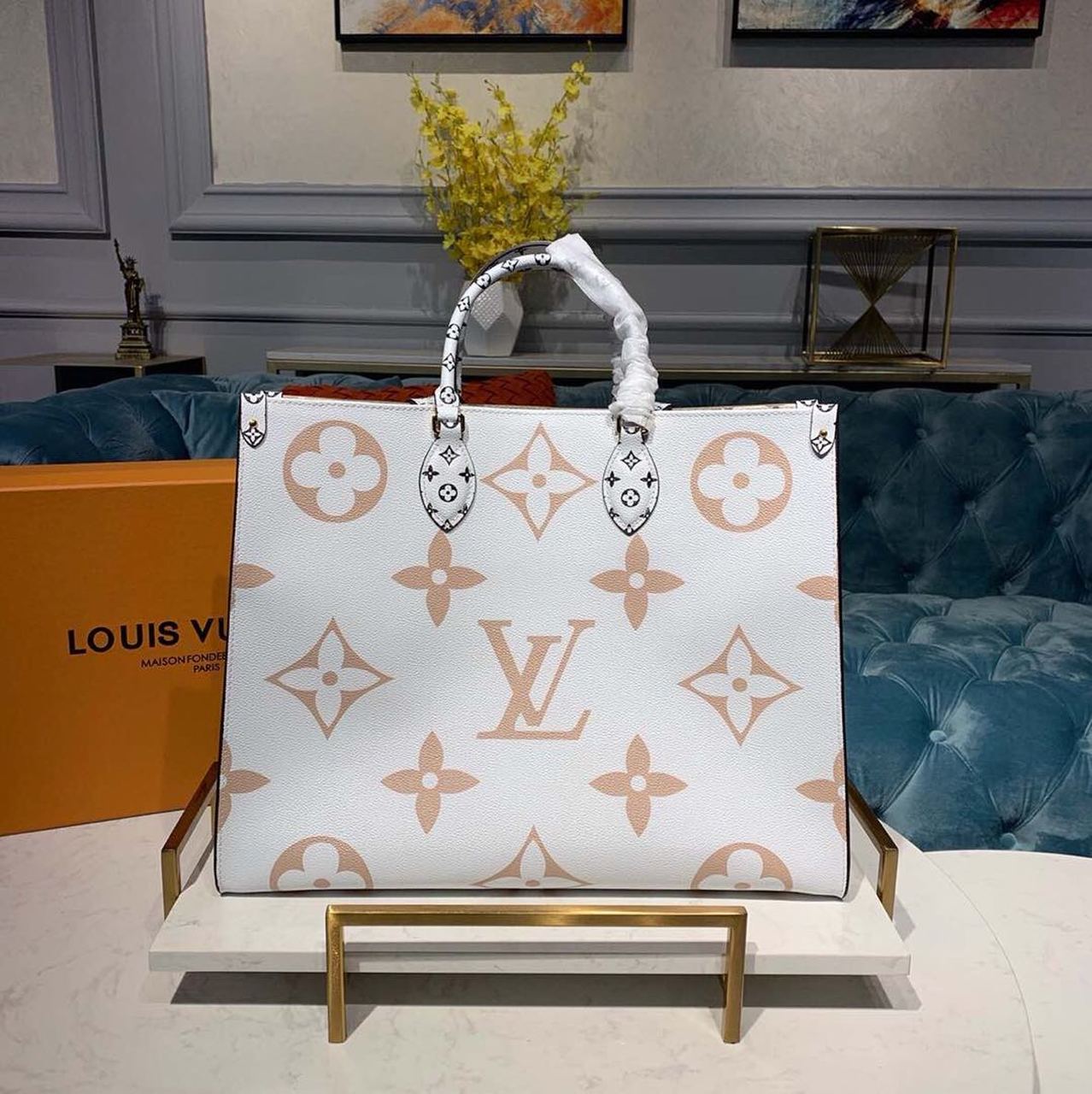 LV OnTheGo GM Tote Bag Monogram Giant Canvas Khaki/Cream/Beige For Women,  Shoulder Bags 16.3in/41.5cm LV M44571