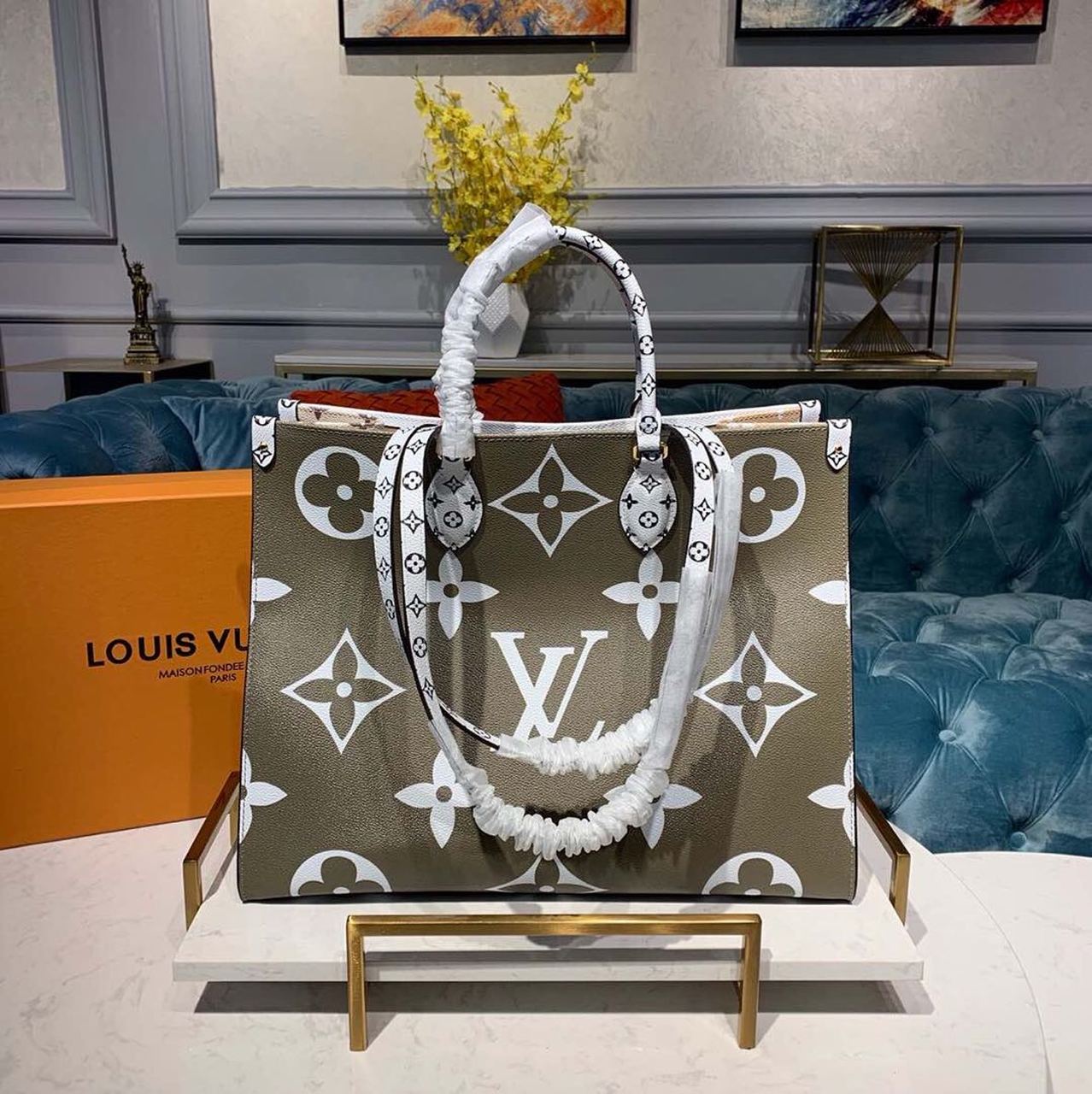 LV OnTheGo GM Tote Bag Monogram Giant Canvas Khaki/Cream/Beige For Women,  Shoulder Bags 16.3in/41.5cm LV M44571