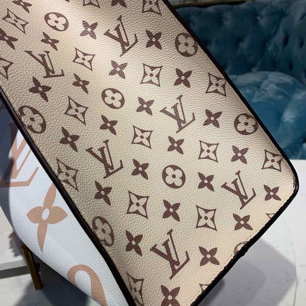 LV OnTheGo GM Tote Bag Monogram Giant Canvas Khaki/Cream/Beige For Women,  Shoulder Bags 16.3in/41.5cm LV M44571