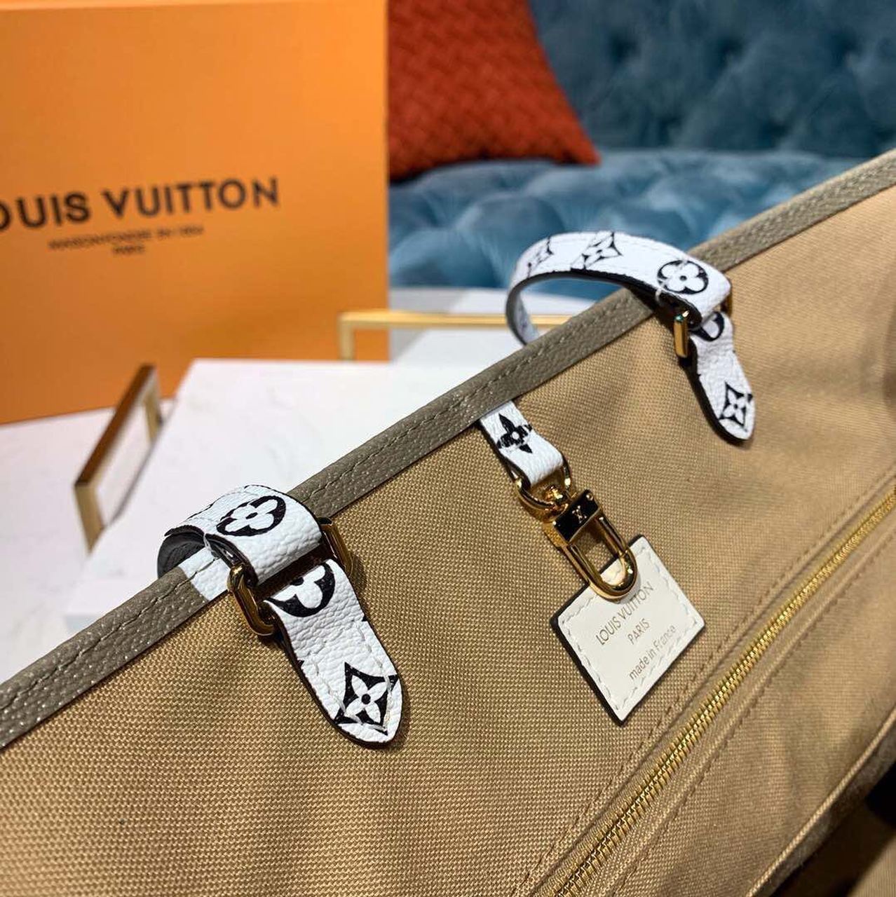 LV OnTheGo GM Tote Bag Monogram Giant Canvas Khaki/Cream/Beige For Women,  Shoulder Bags 16.3in/41.5cm LV M44571