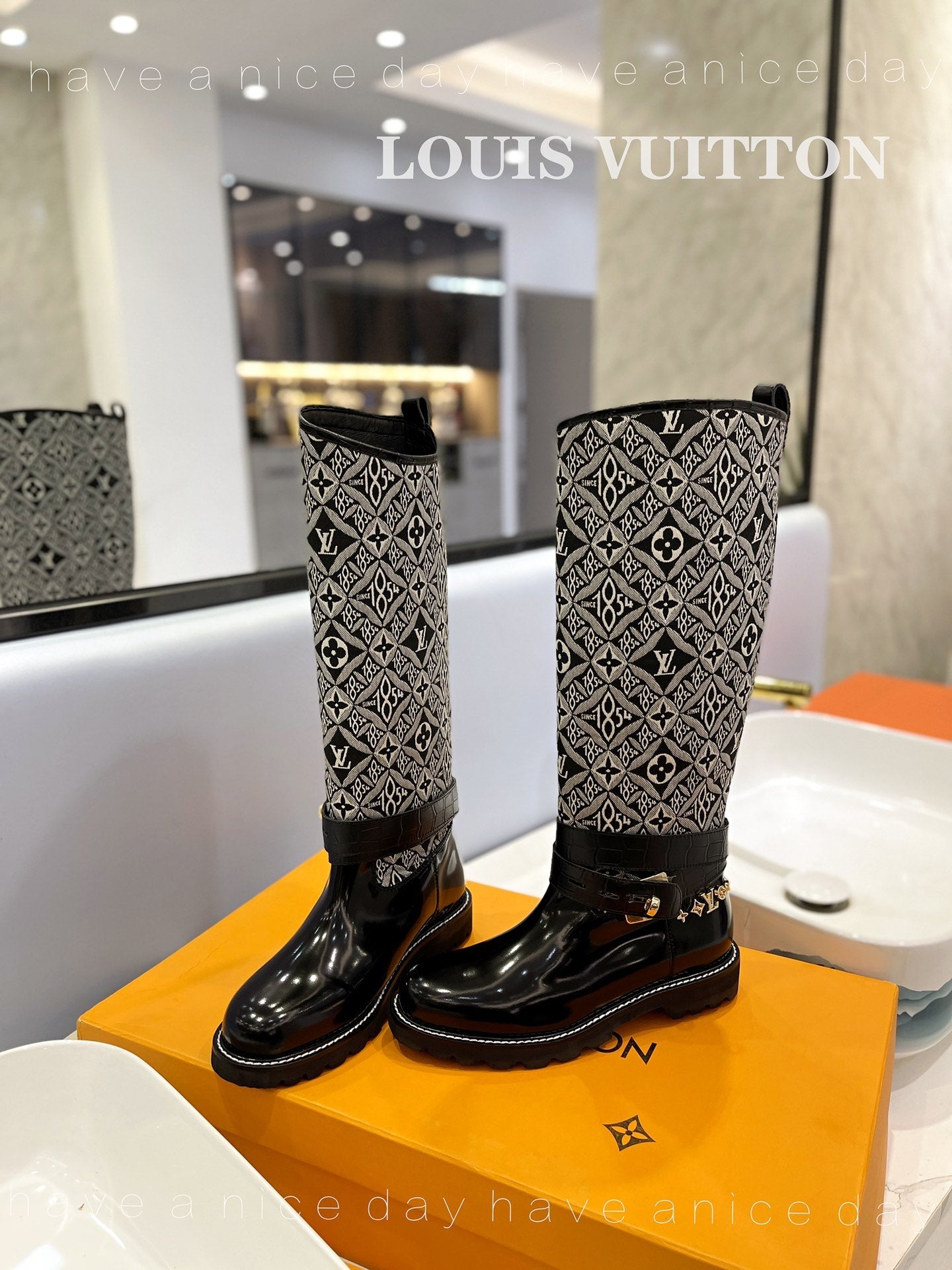 Premium  LUV BOOTS 027