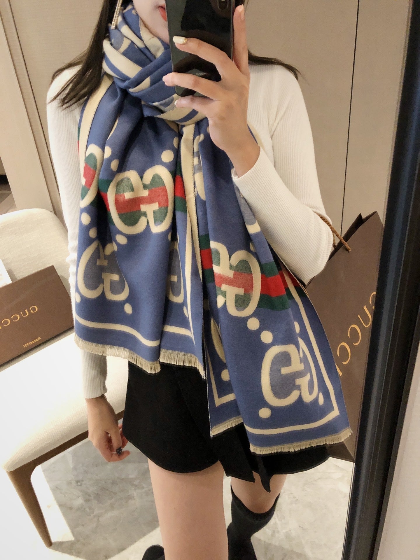 EN - Luxury GCI Scarf 033