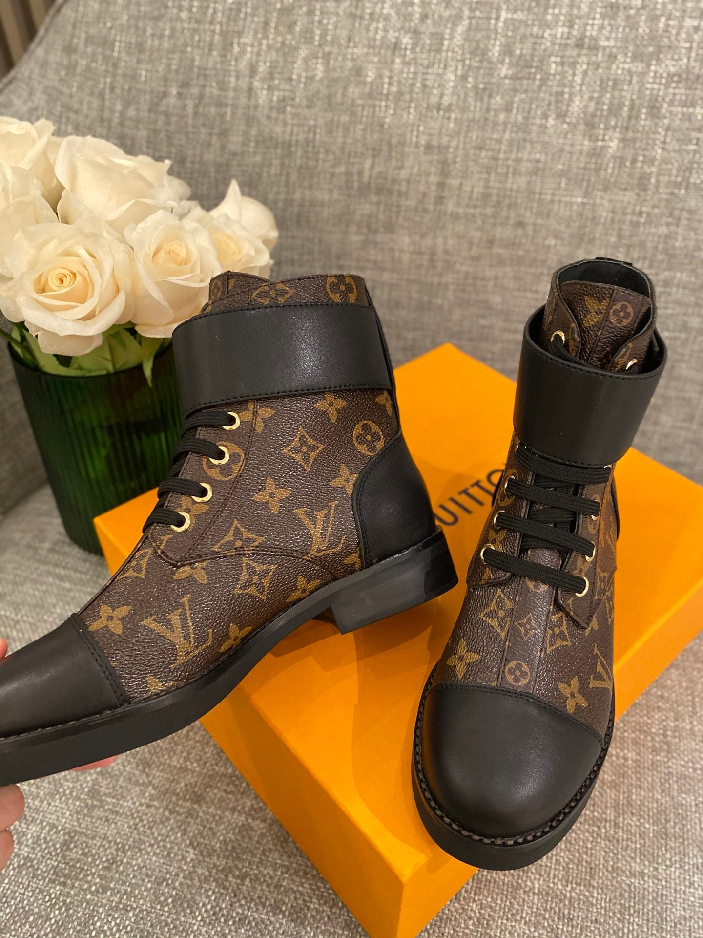 Premium  LUV BOOTS 051