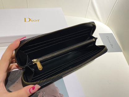 EN - New Arrival Wallet DIR 008