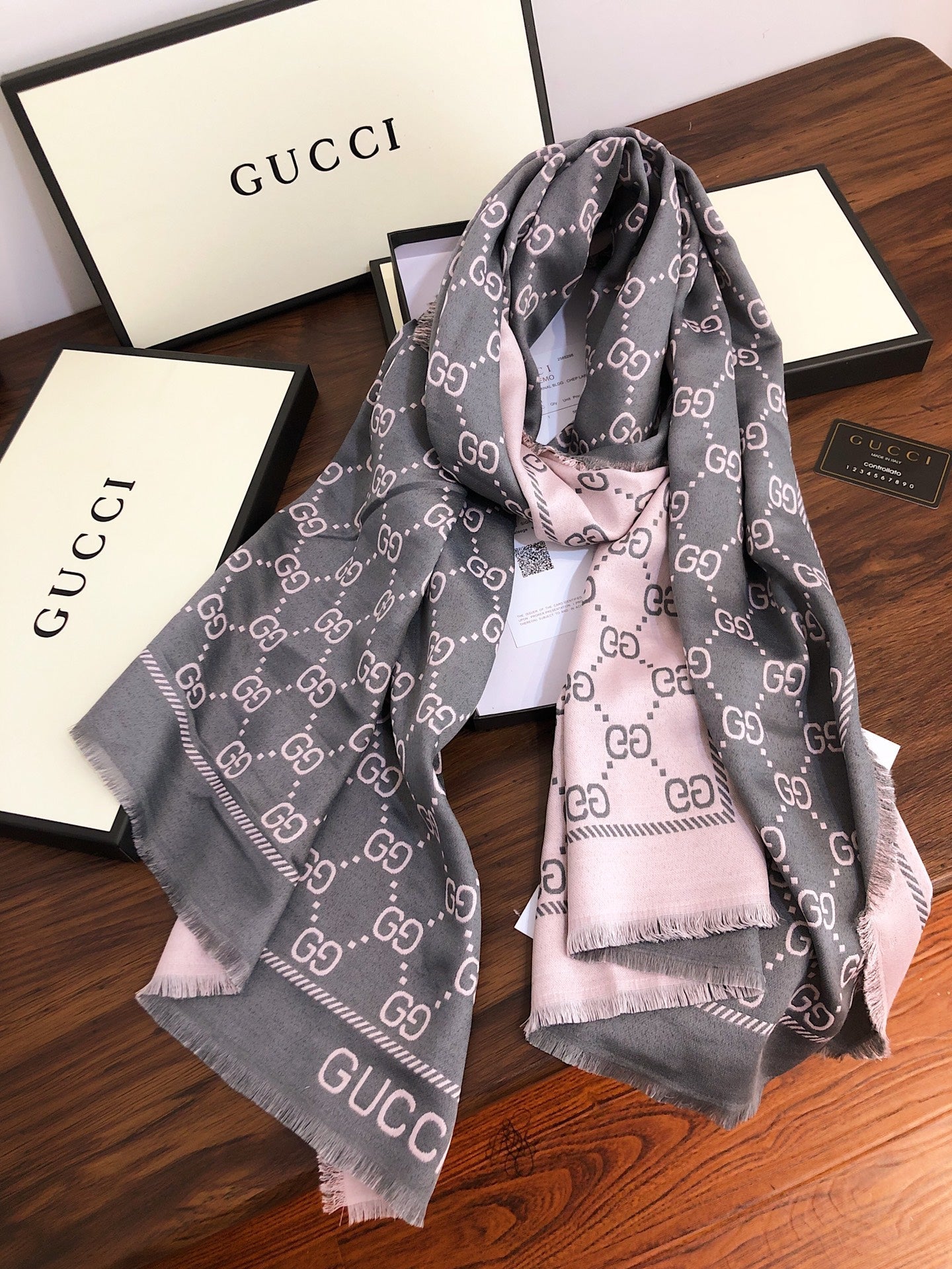 EN - Luxury GCI Scarf 028