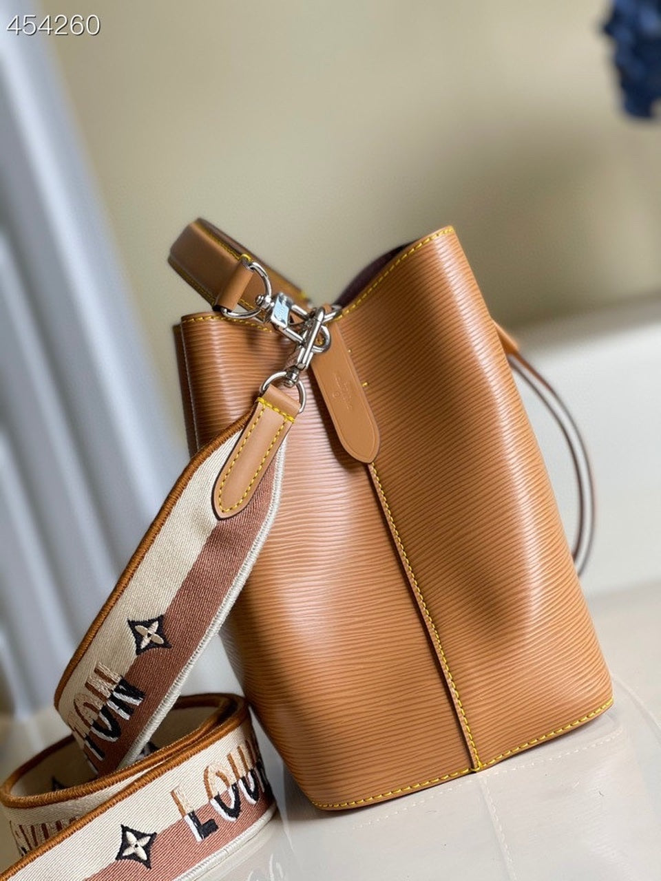 LV NeoNoe BB Bucket Bag Honey Gold For Women,  Shoulder And Crossbody Bags 7.9in/20cm LV M57706