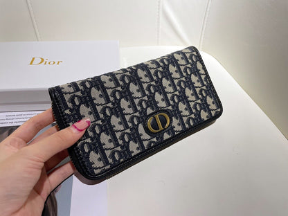 EN - New Arrival Wallet DIR 008