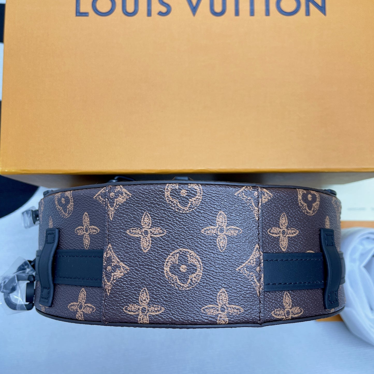 LV Wheel Box Monogram Canvas For Women, Women’s Handbags, Shoulder Bags And Crossbody Bags 9.1in/23cm LV M59706 