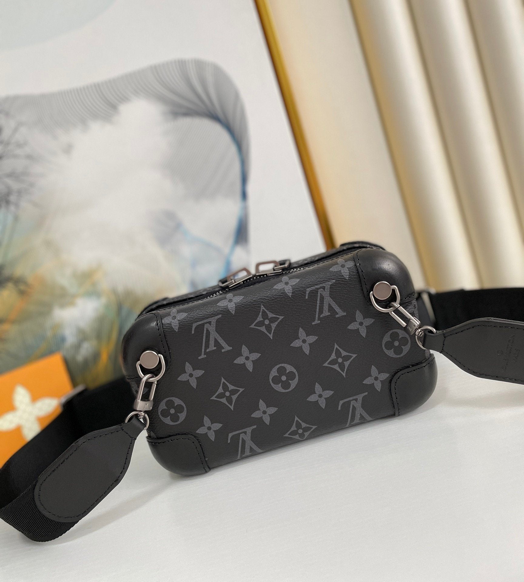 LV Horizon Clutch Monogram Eclipse For Men, Bags, Shoulder And Crossbody Bags 8.3in/21cm LV M45579