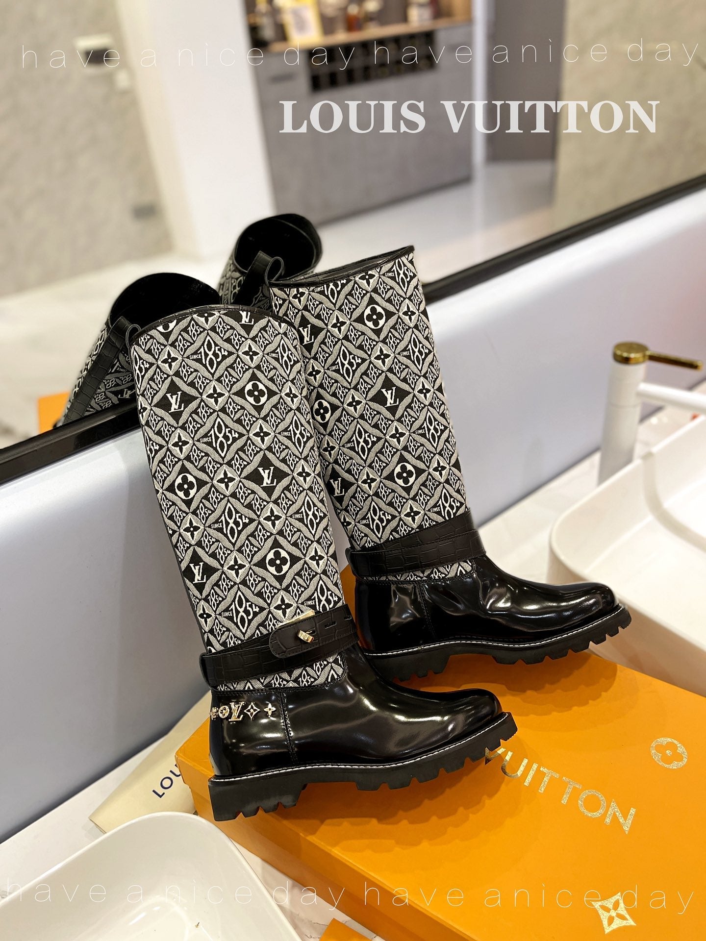 Premium  LUV BOOTS 027