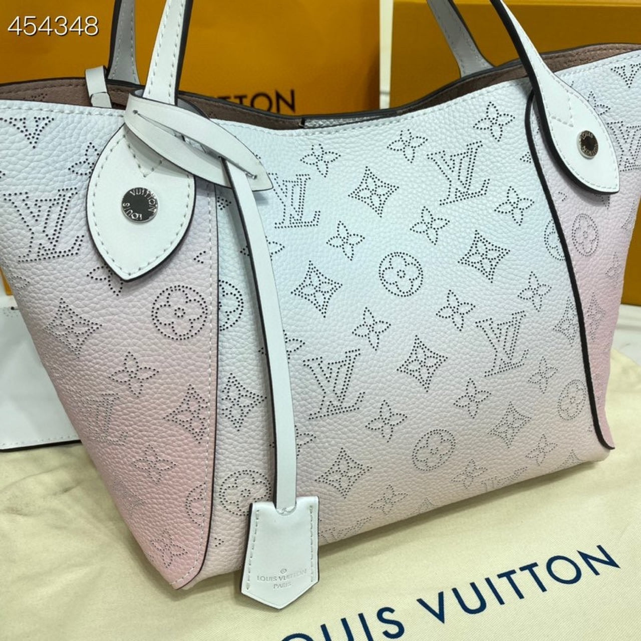 LV Hina PM Bag 22cm Mahina Calfskin Leather Spring/Summer Collection M57858 Gradient Pink