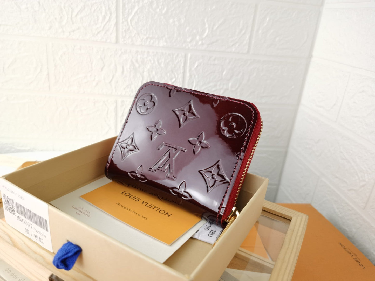 EN - New Arrival Wallet LUV 123