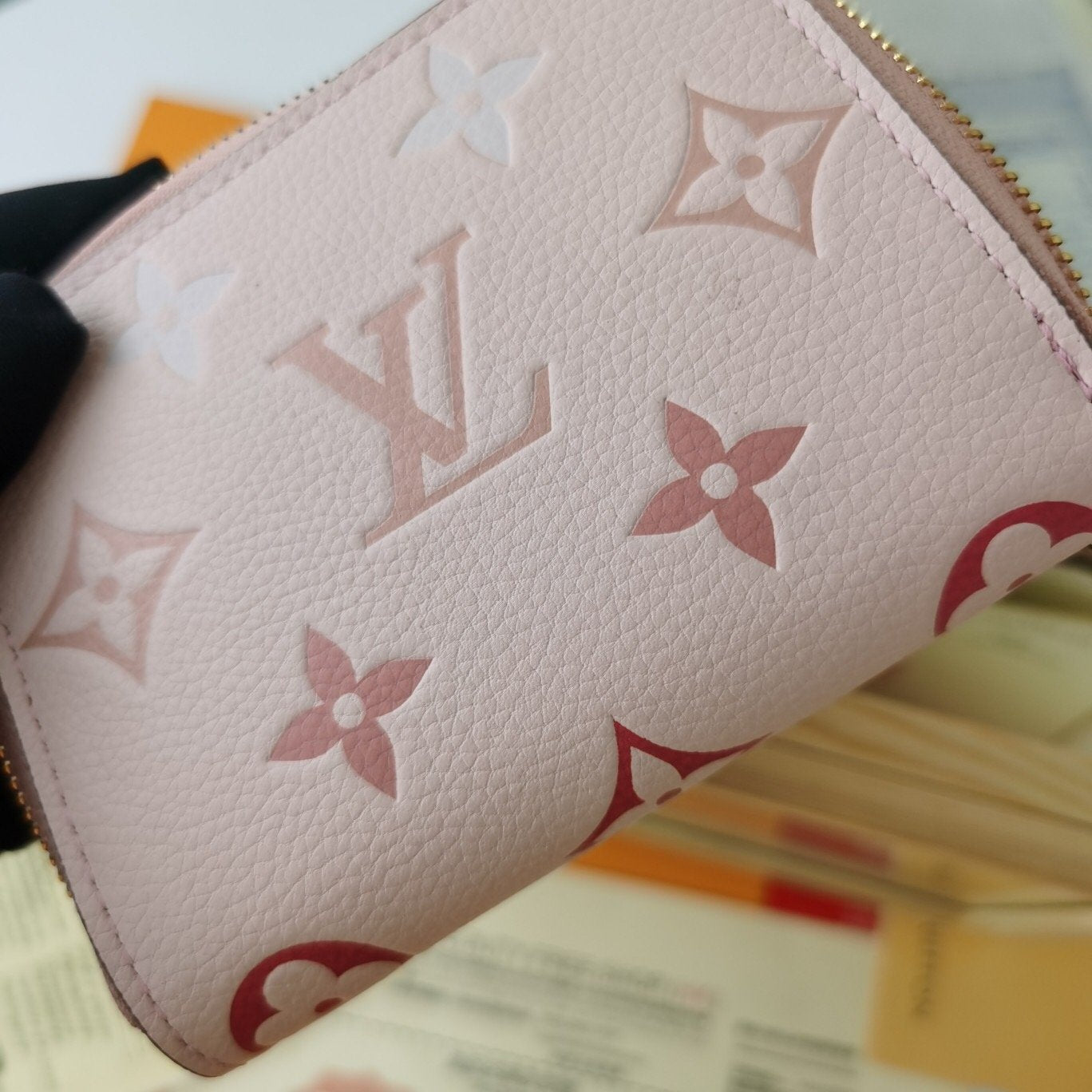 EN - New Arrival Wallet LUV 111