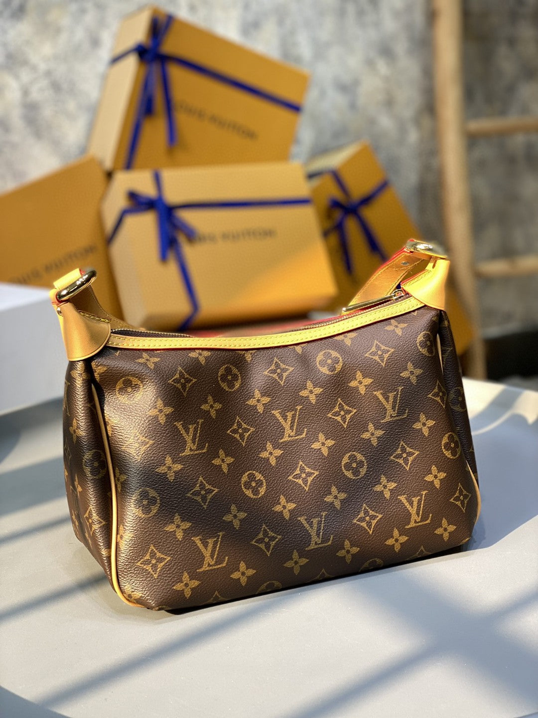 LV Tikal GM Monogram Canvas For Women,  Shoulder Bags 30cm LV M40077