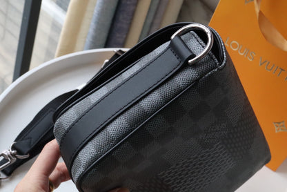 LV Studio Messenger Damier Graphite Gray For Men, Bags, Shoulder And Crossbody Bags 9.3in/25.3cm LV N50013