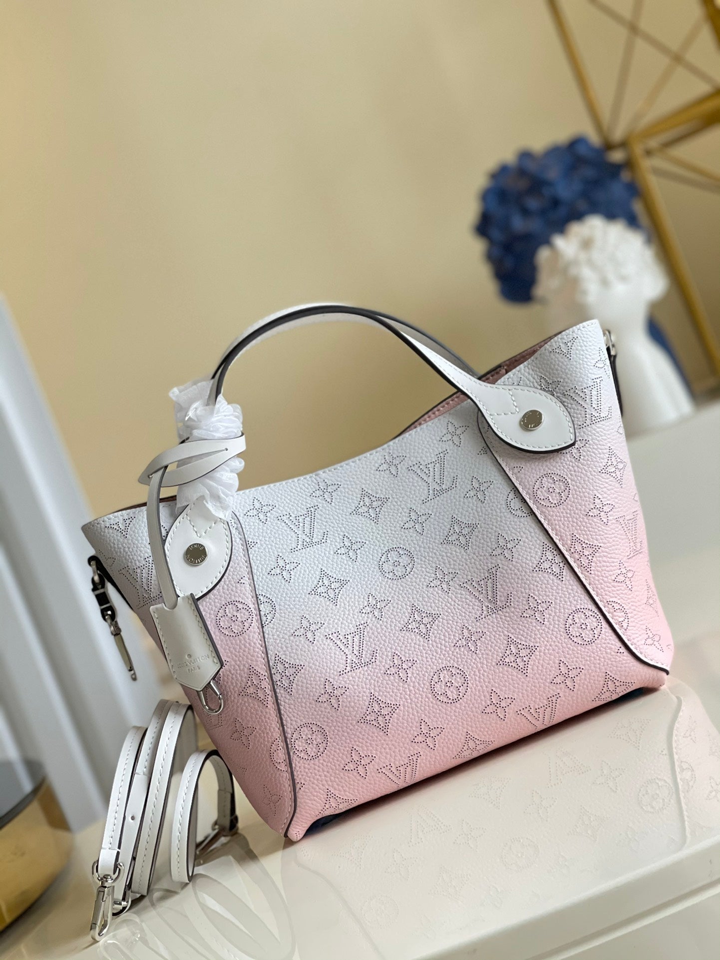 LV Hina PM Bucket Bag Gradient Pink For Women,  Shoulder And Crossbody Bags 9in/23cm LV M57858