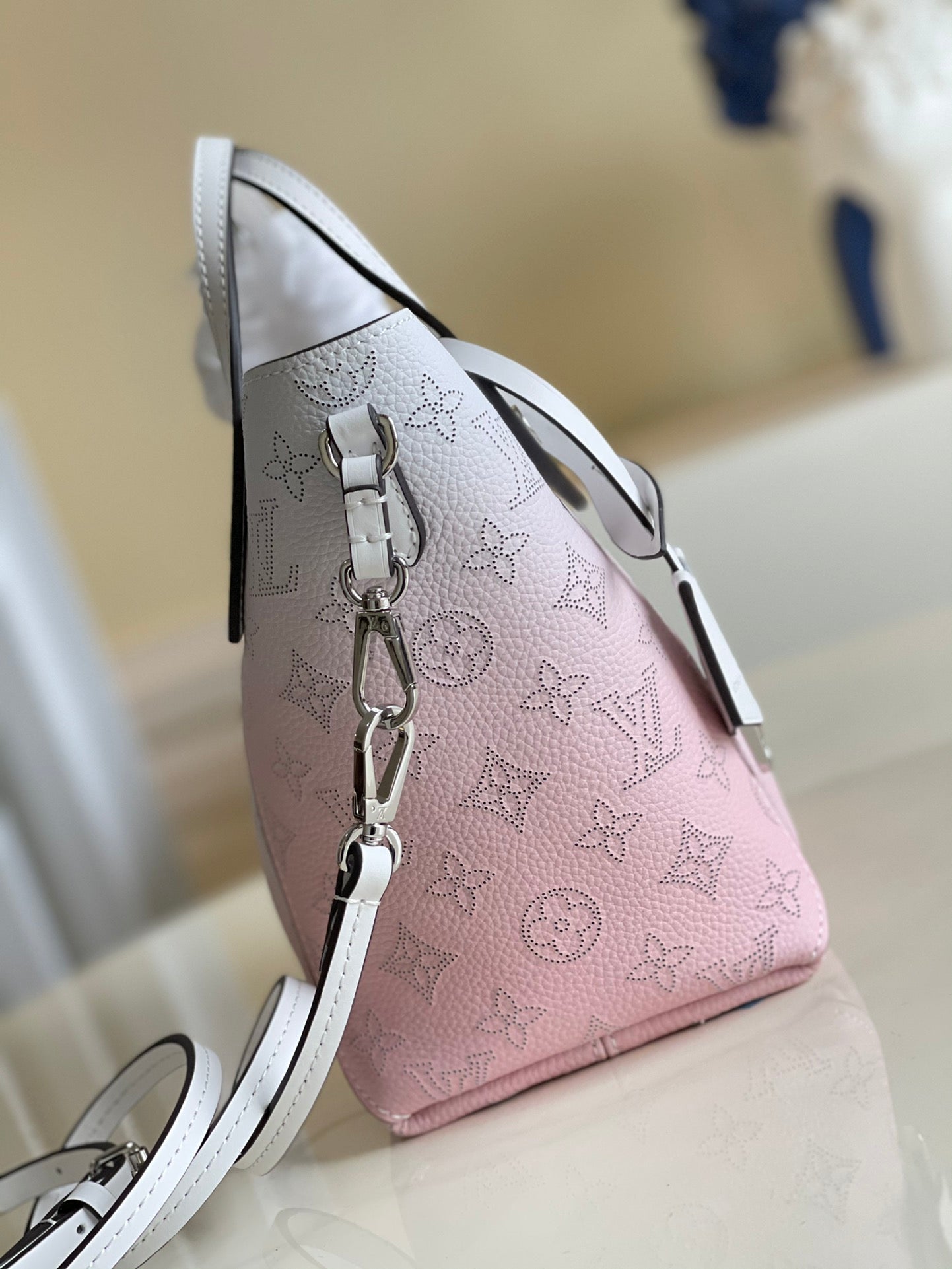 LV Hina PM Bucket Bag Gradient Pink For Women,  Shoulder And Crossbody Bags 9in/23cm LV M57858