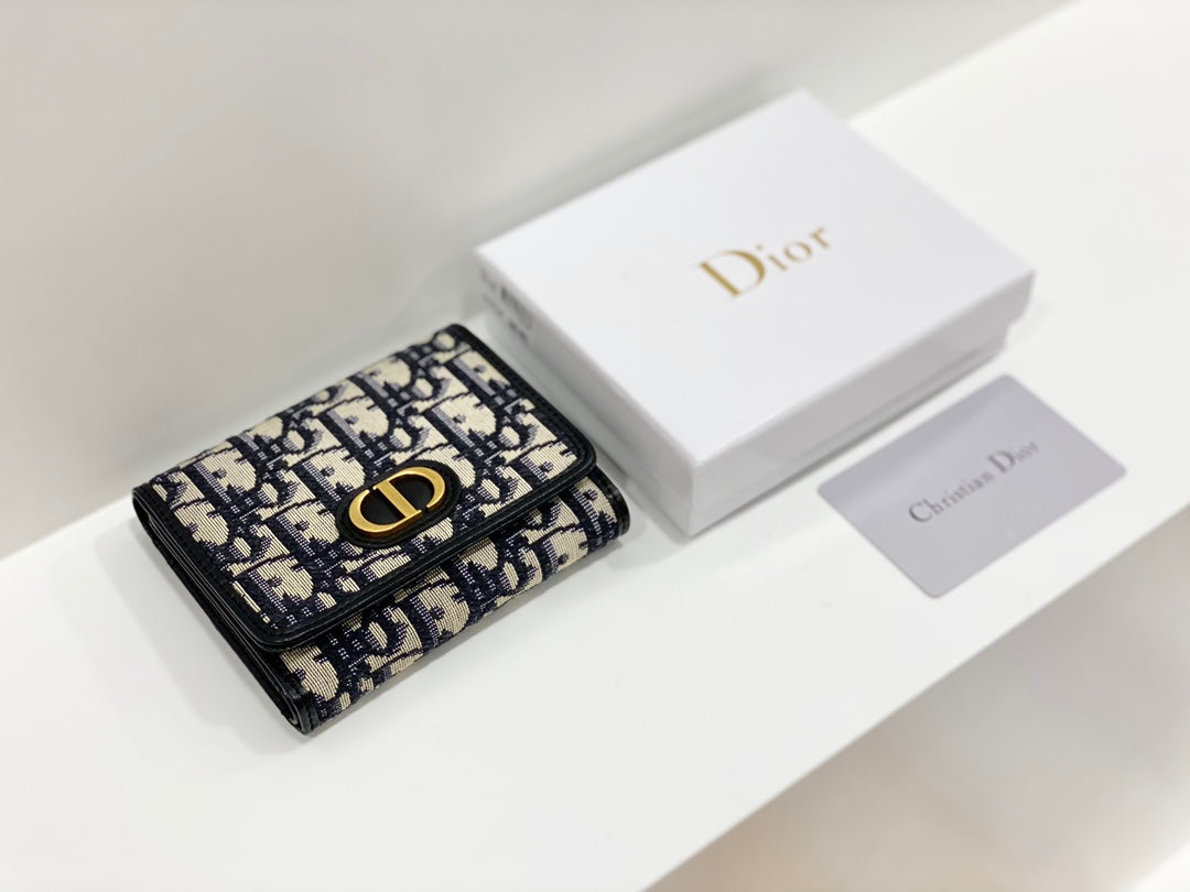 EN - New Arrival Wallet DIR 004