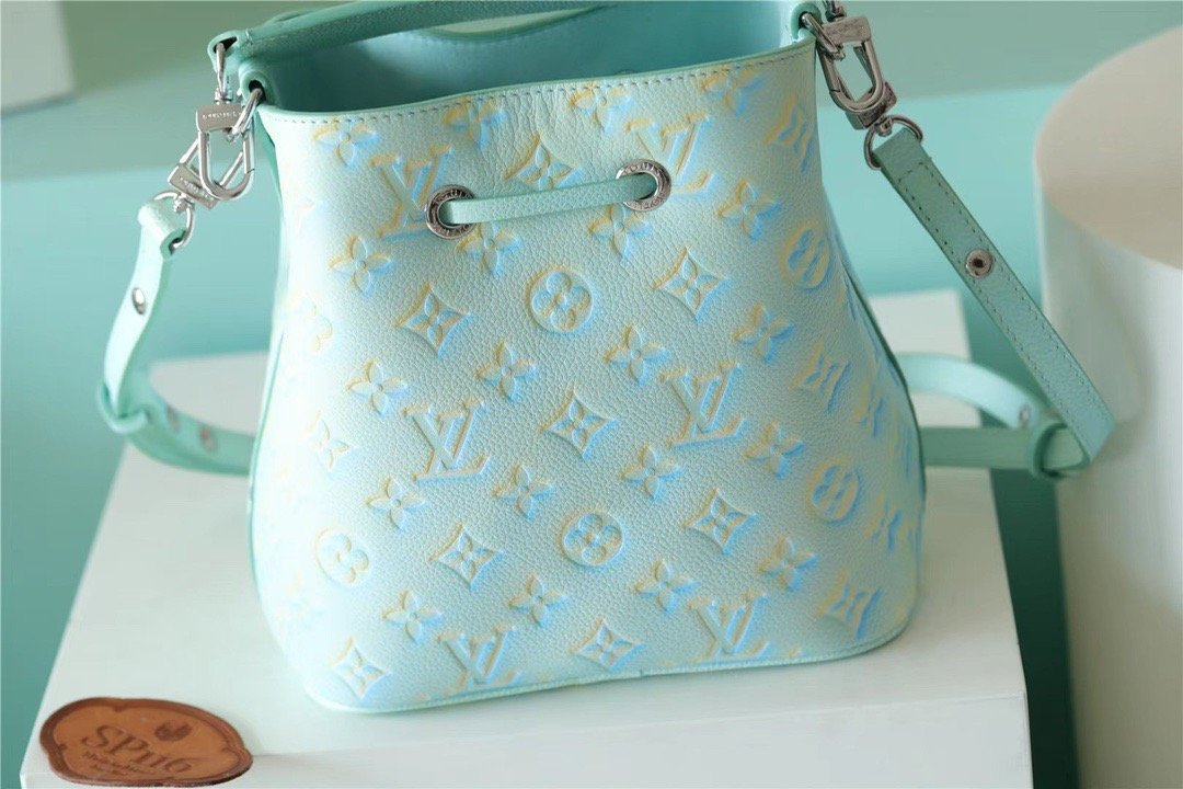 LV NeoNoe BB Monogram Empreinte Mint For Women,  Shoulder And Crossbody Bags 7.9in/20cm LV