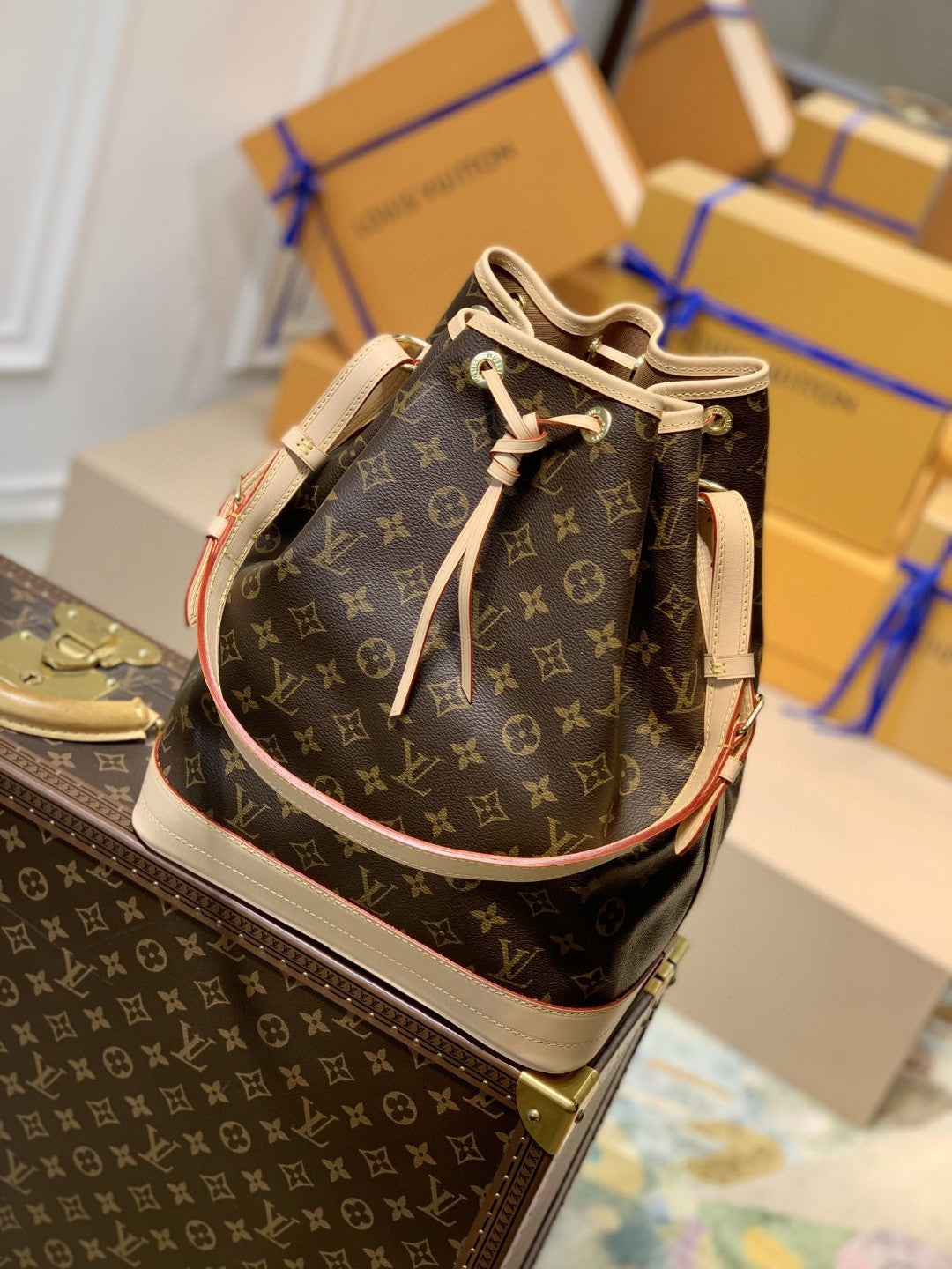 LV Noé Bucket Bag Monogram Canvas For Women,  Shoulder Bags 13.4in/36cm LV M42224