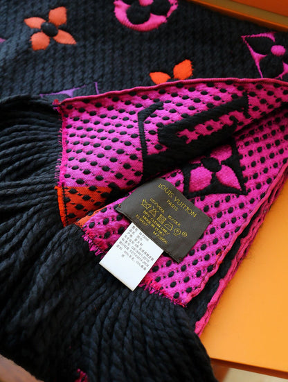 EN - Luxury LUV  Scarf 001