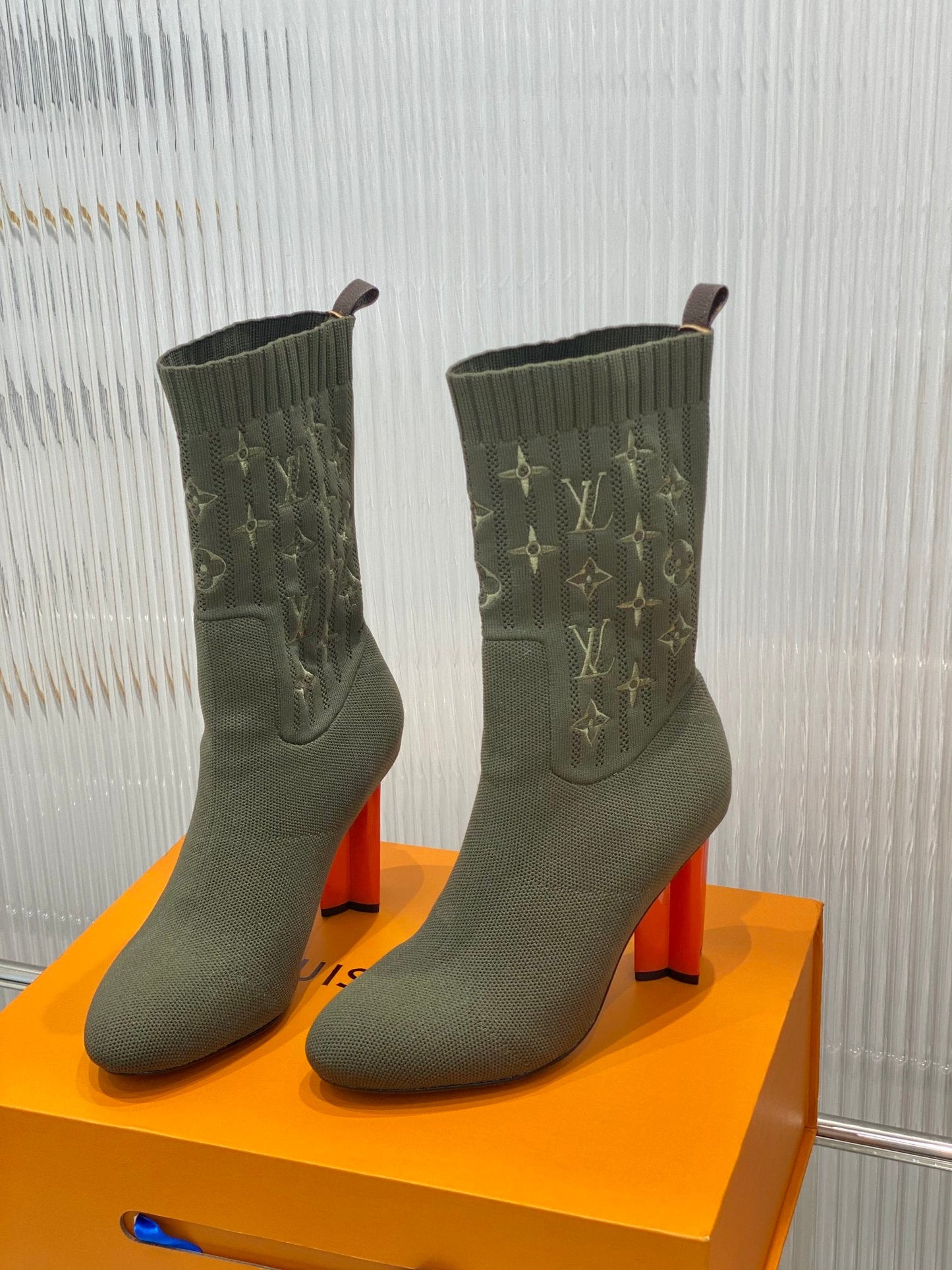 Premium  LUV BOOTS 048