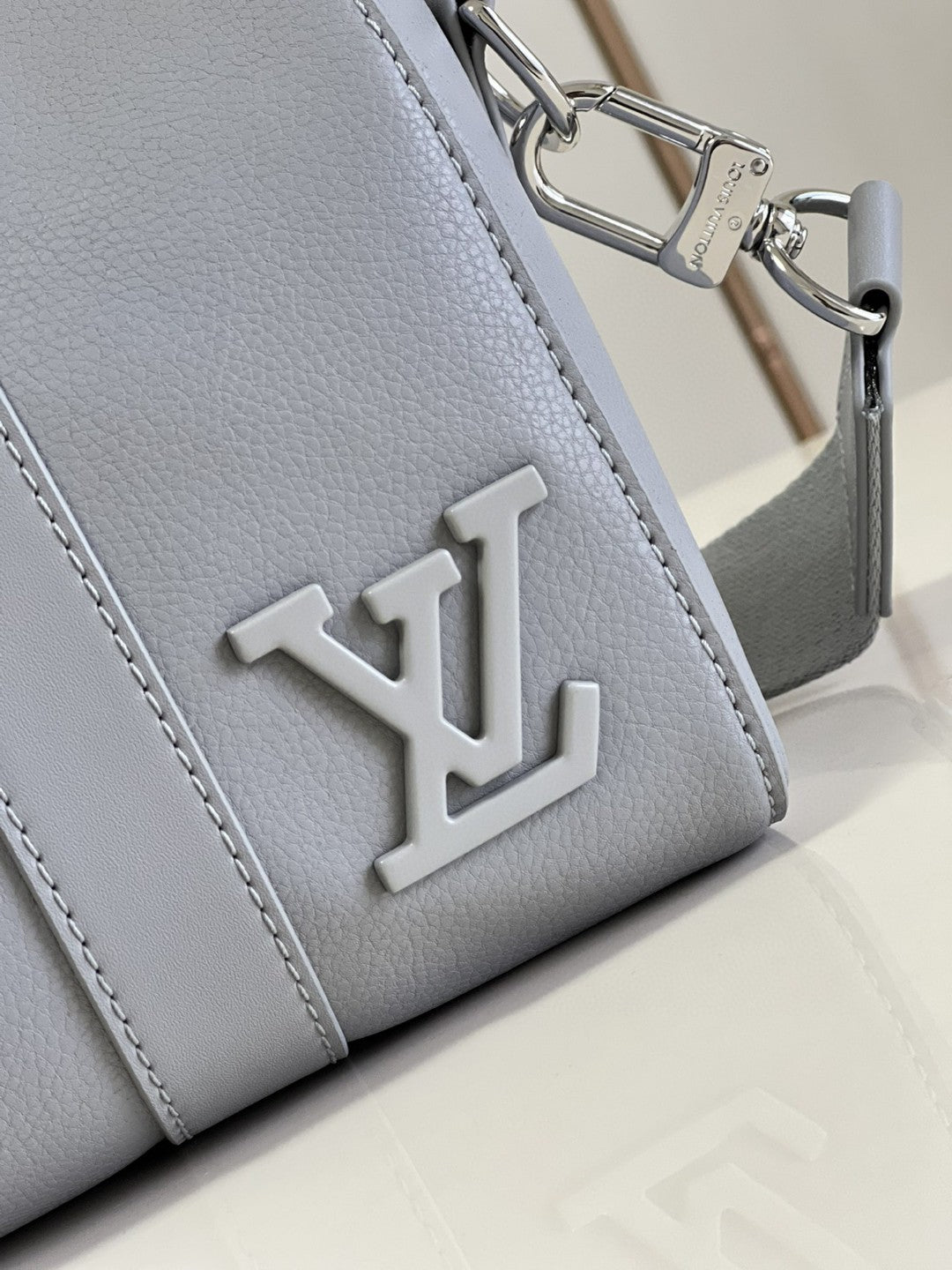 LV City Keepall Grey Aerogram For Women, WoBags, Crossbody Bags 10.6in/27cm LV M59328