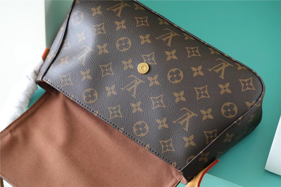 LV Mini Looping Flap Shoulder Bag Monogram For Women 9.4in/24cm Brown LV M51147