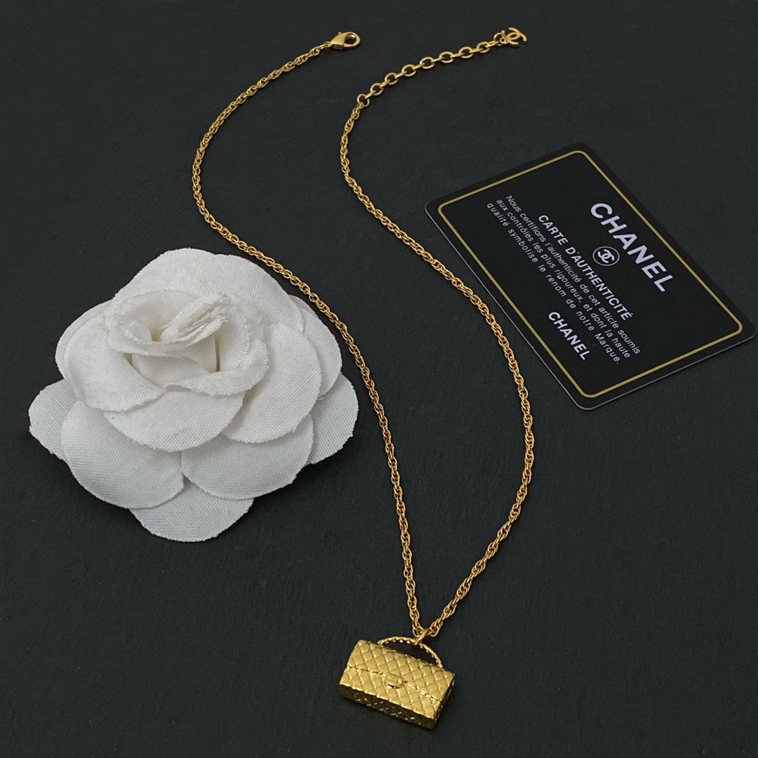 EN - Lux Necklace CHL015