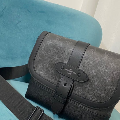 LV Saumur Messenger Monogram Eclipse Canvas For Men, Bags, Shoulder And Crossbody Bags 11.8in/30cm LV M45911