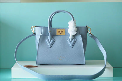 LV On My Side PM Mahina Bleu Nuage Blue For Women,  Shoulder And Crossbody Bags 25cm/9.8in LV M59432