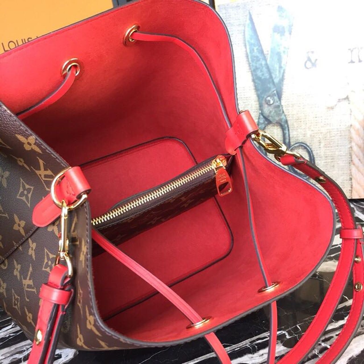 LV NeoNoe MM Bucket Bag Monogram Canvas Coquelicot Red For Women, Women’s Handbags, Shoulder And Crossbody Bags 10.2in/26cm LV M44021