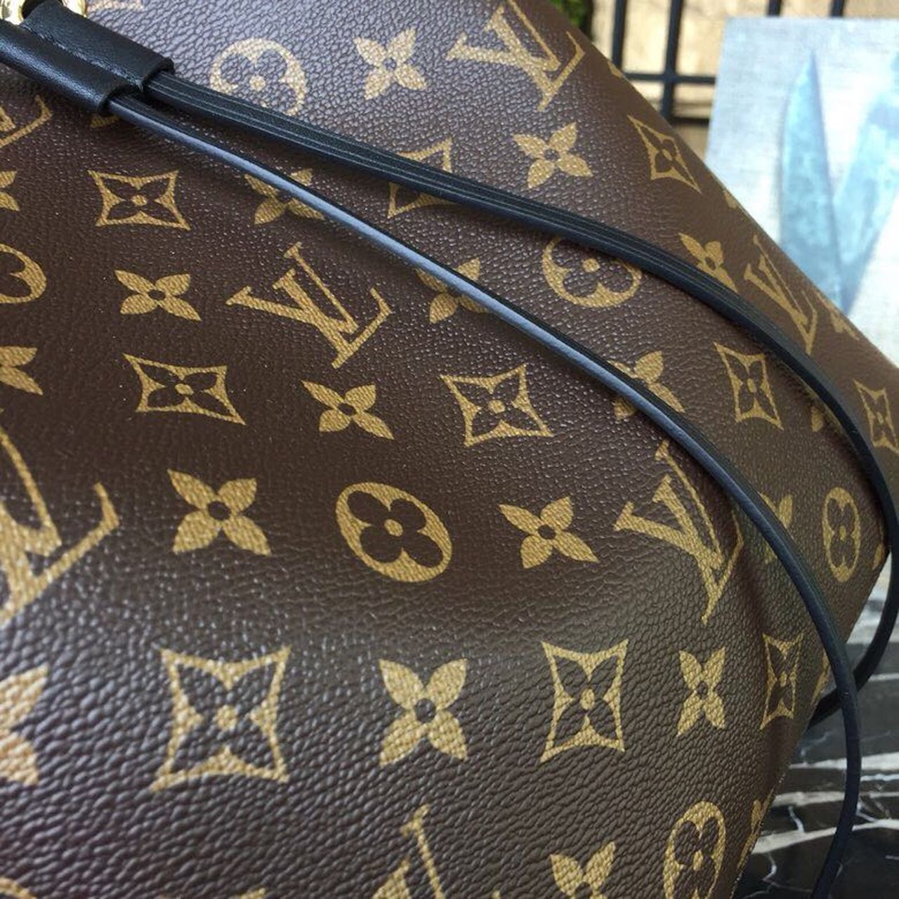 LV NeoNoe MM Bucket Bag Monogram Canvas Black For Women, Women’s Handbags, Shoulder And Crossbody Bags 10.2in/26cm LV M44020