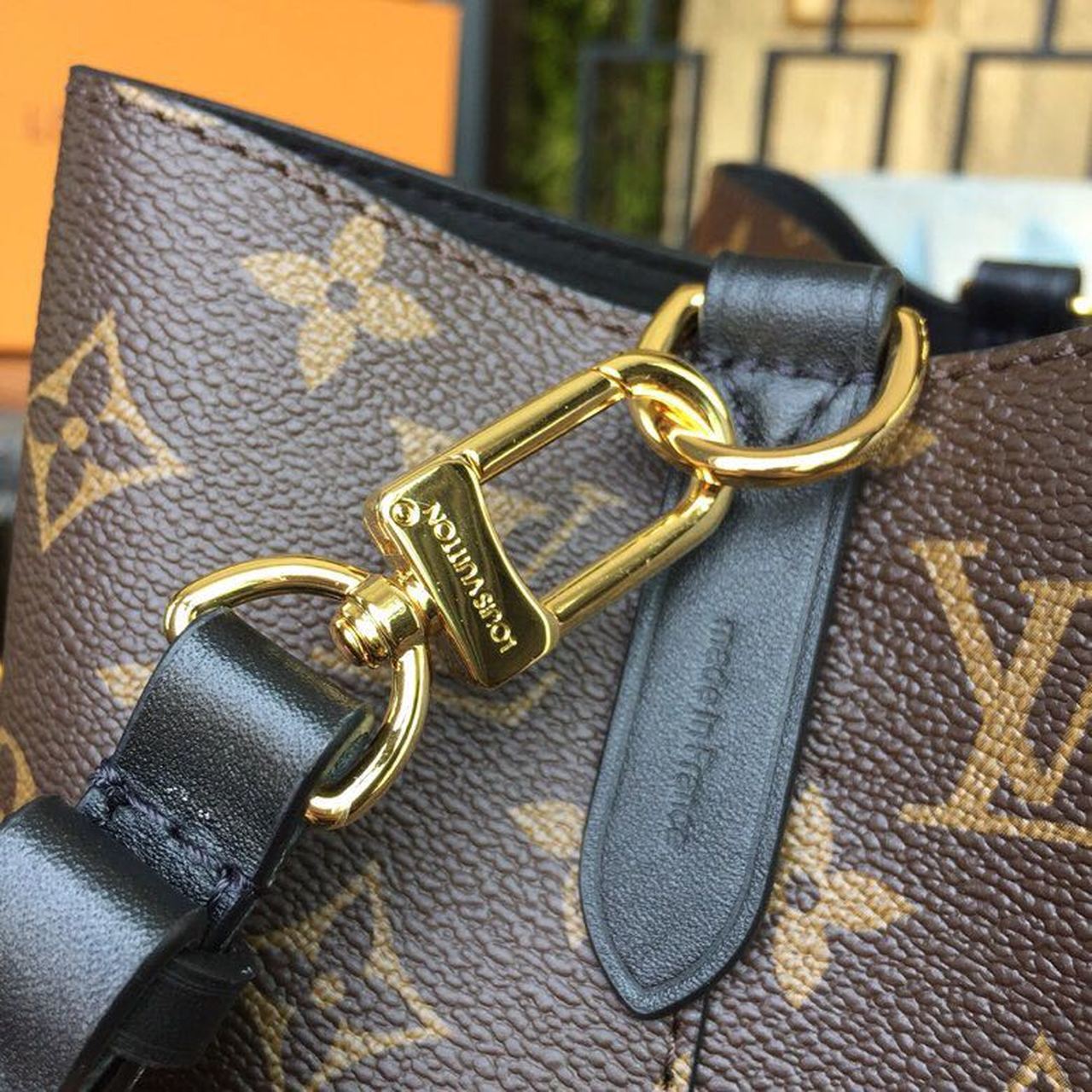 LV NeoNoe MM Bucket Bag Monogram Canvas Black For Women, Women’s Handbags, Shoulder And Crossbody Bags 10.2in/26cm LV M44020