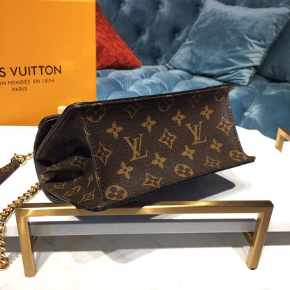 LV Wynwood Chain Bag Monogram Vernis, Epi And Monogram Canvas For Women, WoBags, Shoulder And Crossbody Bags 8.3in/21cm LV M90516