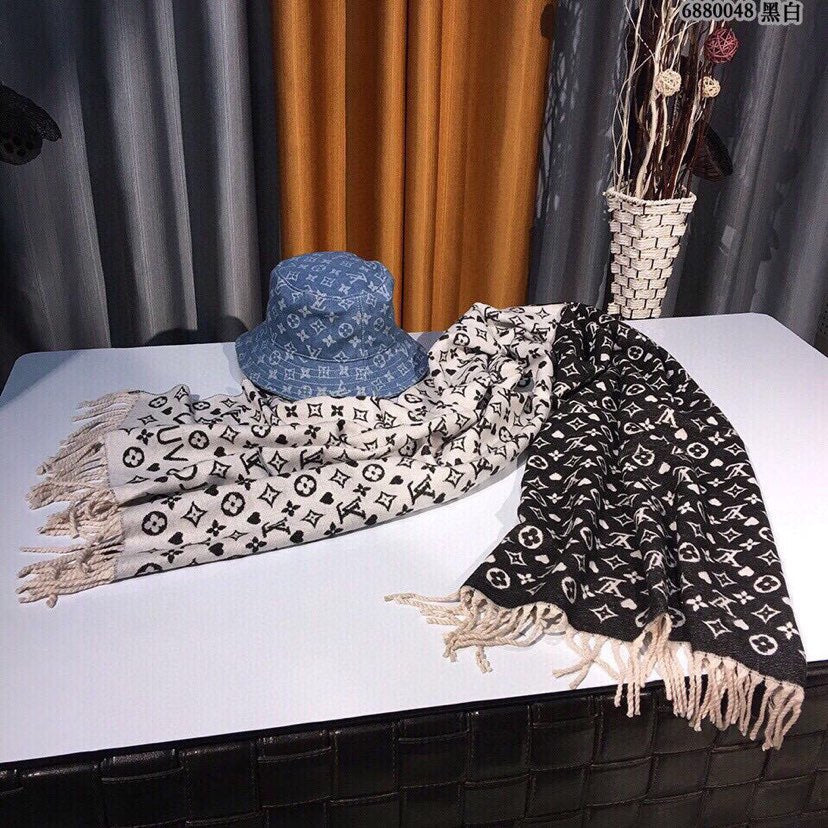 EN - Luxury LUV  Scarf 031