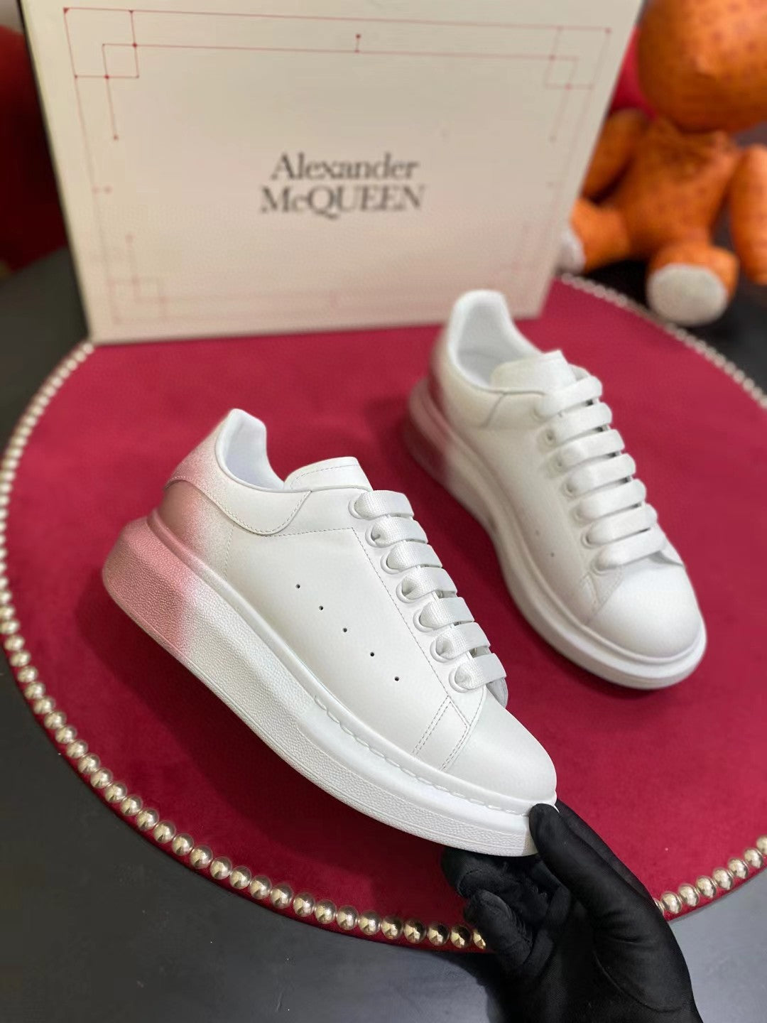 Alexander McQueen Oversized Sneaker White/Red For Men – Elegant Nicely