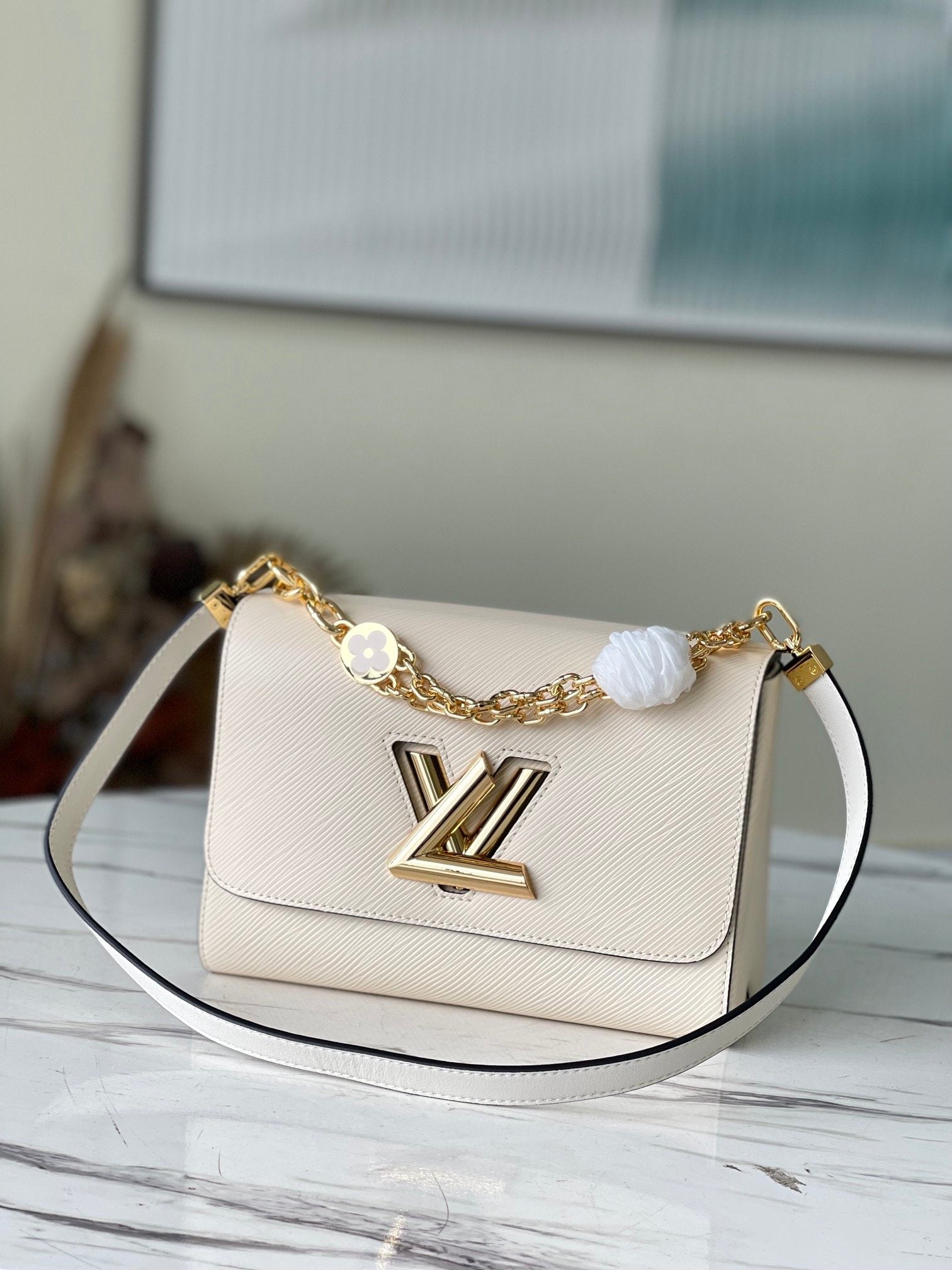 LV Twist MM Monogram Flower Quartz White For Women,  Shoulder And Crossbody Bags 9.1in/23cm LV M59403