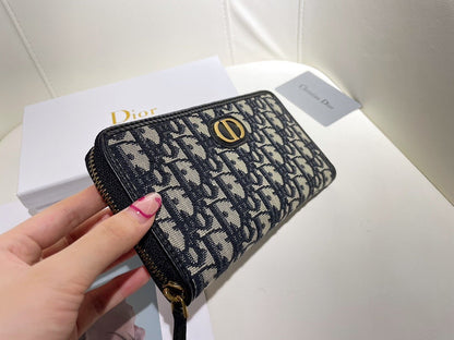 EN - New Arrival Wallet DIR 008