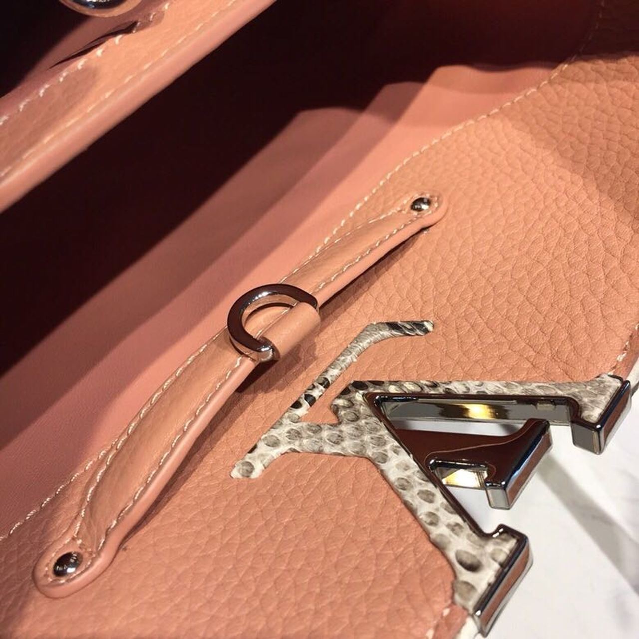 LV Capucines PM Taurillon And Python Magnolia Pink For Women,  Shoulder And Crossbody Bags 10.4in/27cm LV