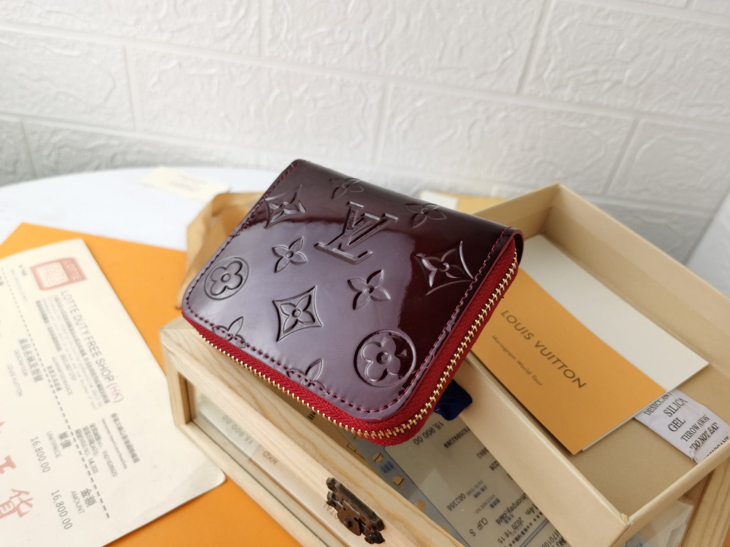 EN - New Arrival Wallet LUV 123