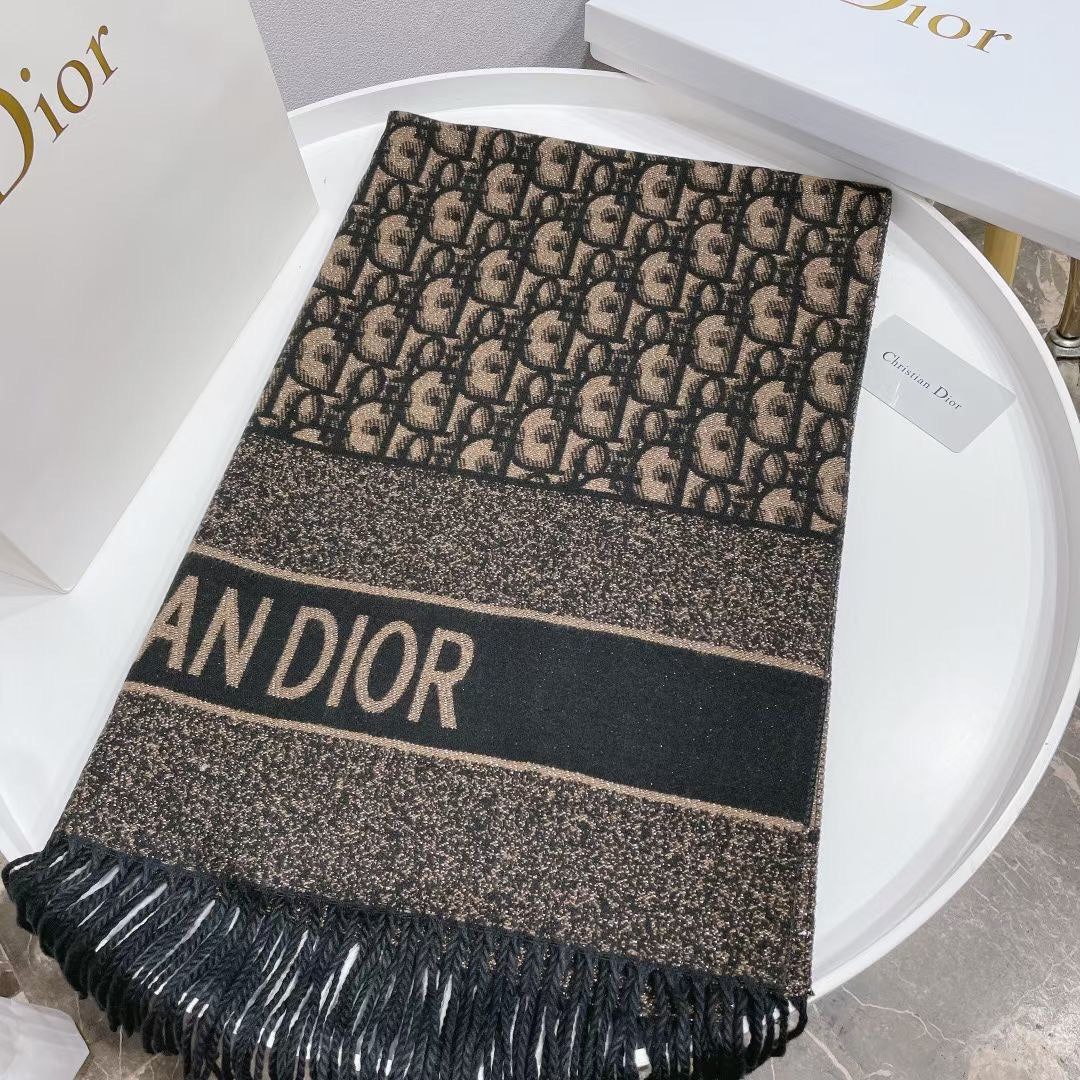 EN - Luxury  DIR Scarf 001